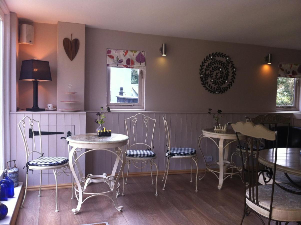 Отель Bonningtons Stansted Self Catering Станстед Маунтфитчет Номер фото