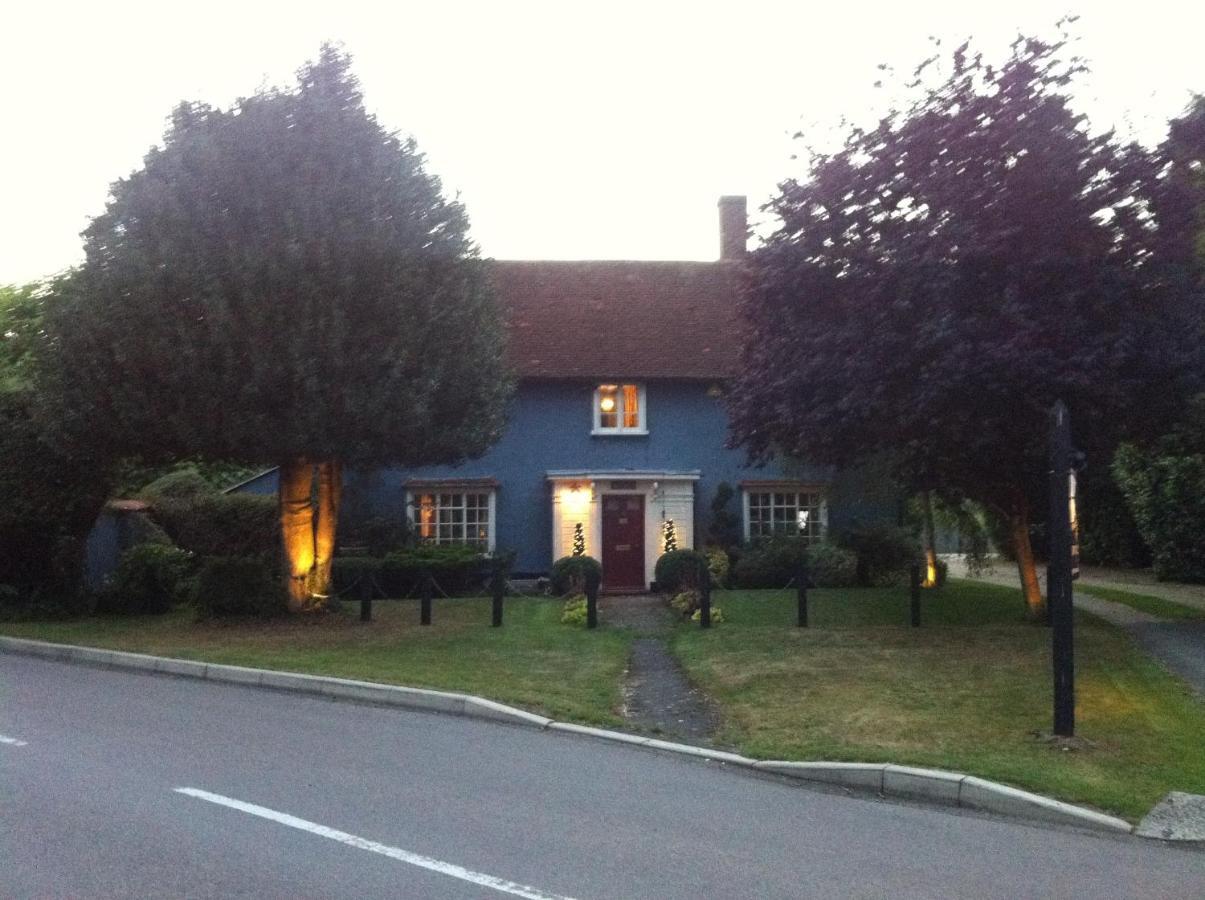 Отель Bonningtons Stansted Self Catering Станстед Маунтфитчет Номер фото