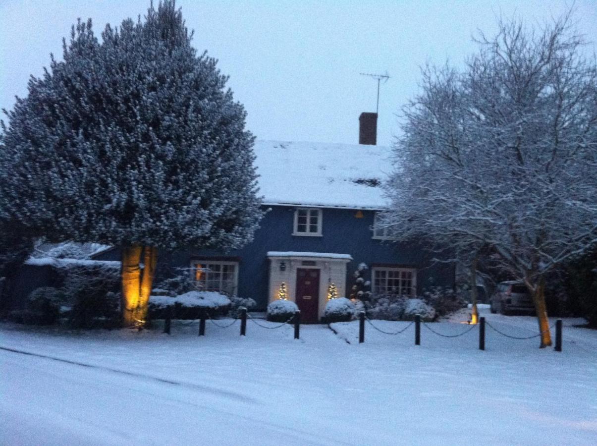 Отель Bonningtons Stansted Self Catering Станстед Маунтфитчет Номер фото