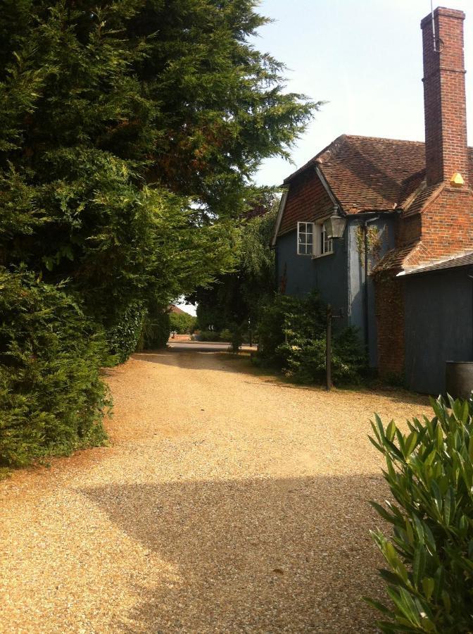 Отель Bonningtons Stansted Self Catering Станстед Маунтфитчет Номер фото